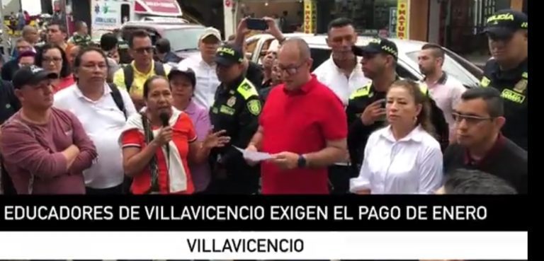 docentes protestaron y alcaldía les pagó sus salarios