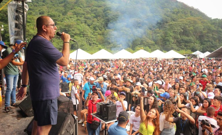 aceptaron y disfrutaron el festival de verano en el río guatiquía