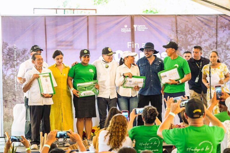 Con la entrega de 958 hectáreas, la comunidad del emblemático caso de Las Pavas avanza en el camino de la reparación