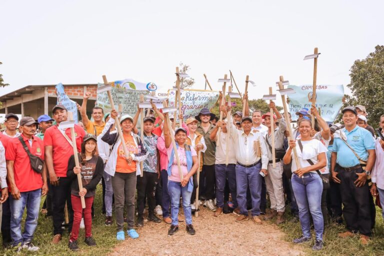 ANT le pone el acelerador a la Reforma Agraria con la entrega de más de 5 mil 200 hectáreas en 8 departamentos del país y la Constitución de una nueva Reserva Campesina en el Alto Sinú.