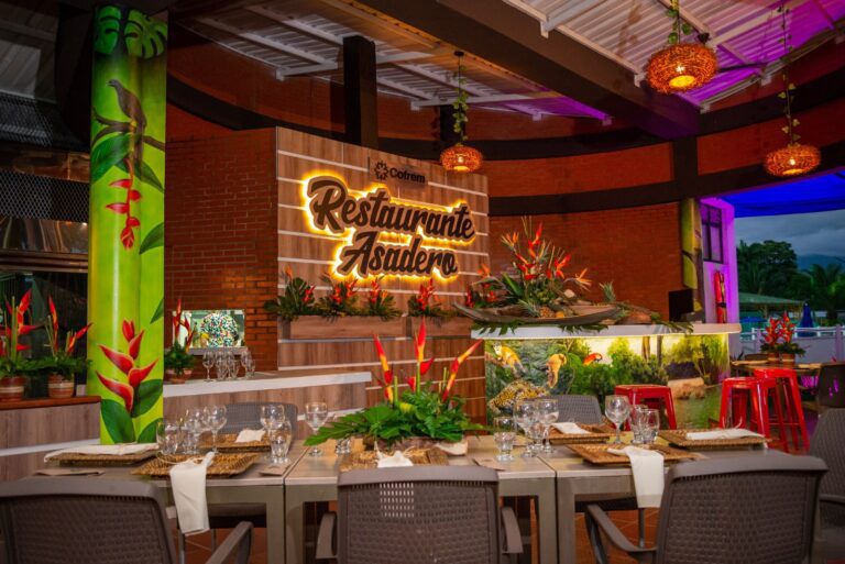 CELEBRE El DÍA DEL AMOR Y LA AMISTAD EN EL RESTAURANTE COFREM