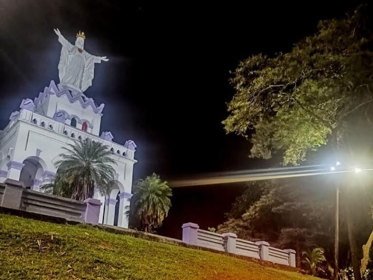 CERRO DE CRISTO REY RECUPERA SU GRANDEZA CON MODERNA ILUMINACIÓN LED