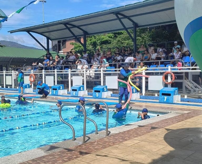 COFREM REALIZÓ EL CUARTO ENCUENTRO ‘DEPORTE SIN BARRERA’ DE NATACIÓN