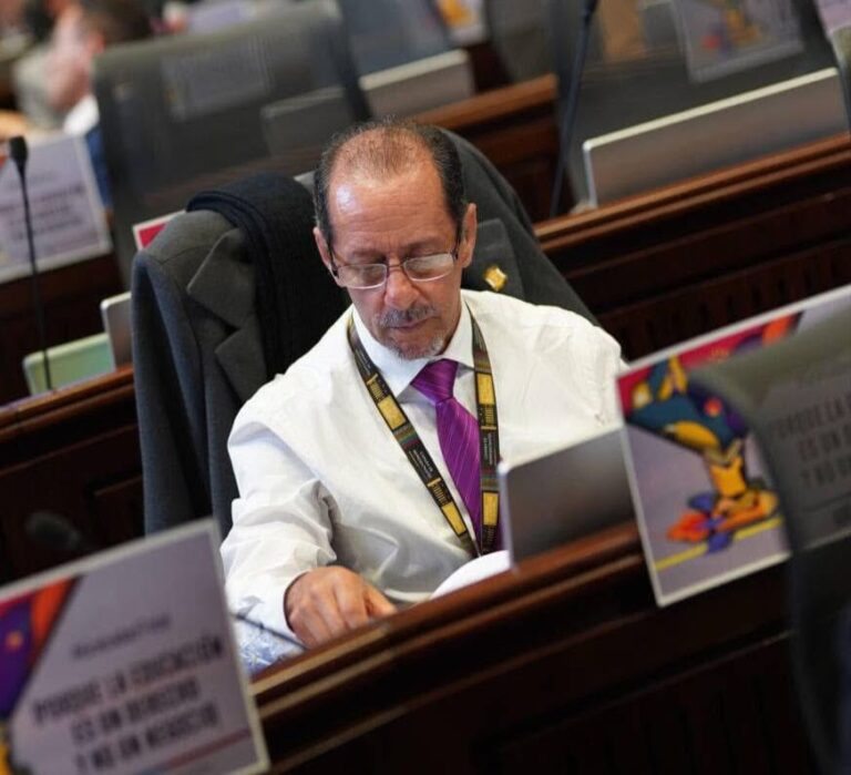 FIRME MI AMISTAD CON EL DIRECTOR DE LA ANT FELIPE HARMAN, RESALTO QUE CUMPLE A CABALIDAD LA MISIÓN ENCOMENDADA POR EL PRESIDENTE GUSTAVO PETRO: GABRIEL PARRADO REPRESENTANTE A LA CÁMARA.