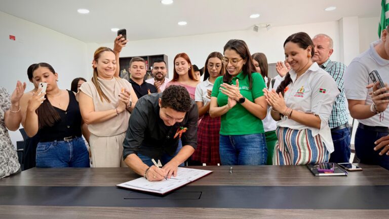 120 jóvenes de Cumaral recibirán apoyo para estudiar EN VILLAVICENCIO