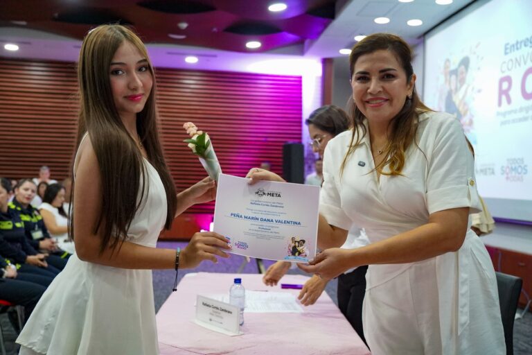 Con la entrega de 82 becas del FSES, gobernadora del Meta le sigue cumpliendo a las mujeres del departamento