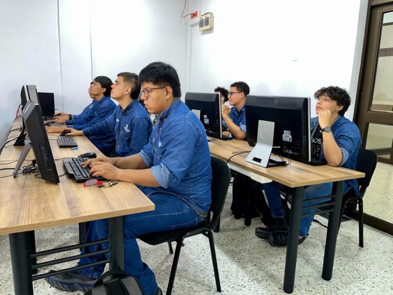 CIUDADANOS PODRÁN CAPACITARSE GRATIS EN INTELIGENCIA ARTIFICIAL, PROTECCIÓN DE DATOS Y MARKETING DIGITAL