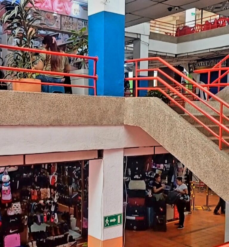 CON ‘PAQUETAZOS’ DE TRES PRODUCTOS Y GRANDES DESCUENTOS, LLEGA LA FERIA COMERCIAL DEL VILLA JULIA