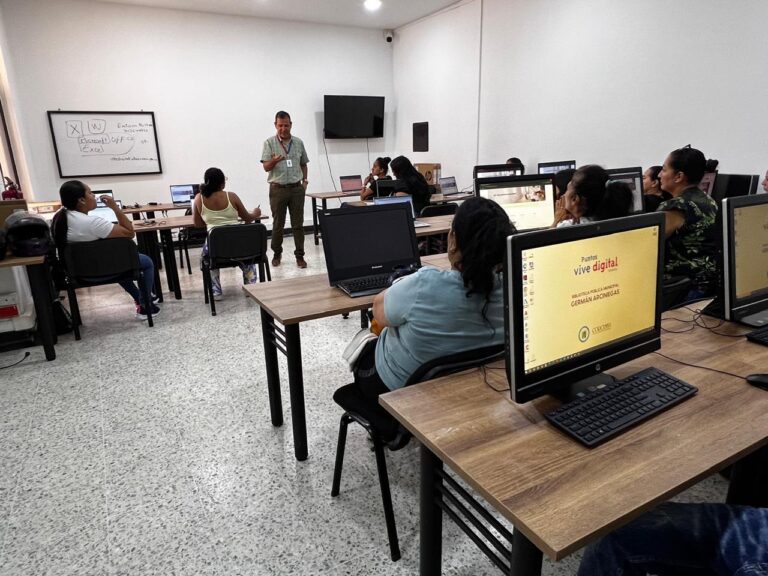 AMPLÍAN CONVOCATORIA PARA COLEGIOS QUE SOLICITARÁN DOTACIÓN TECNOLÓGICA A COMPUTADORES PARA EDUCAR