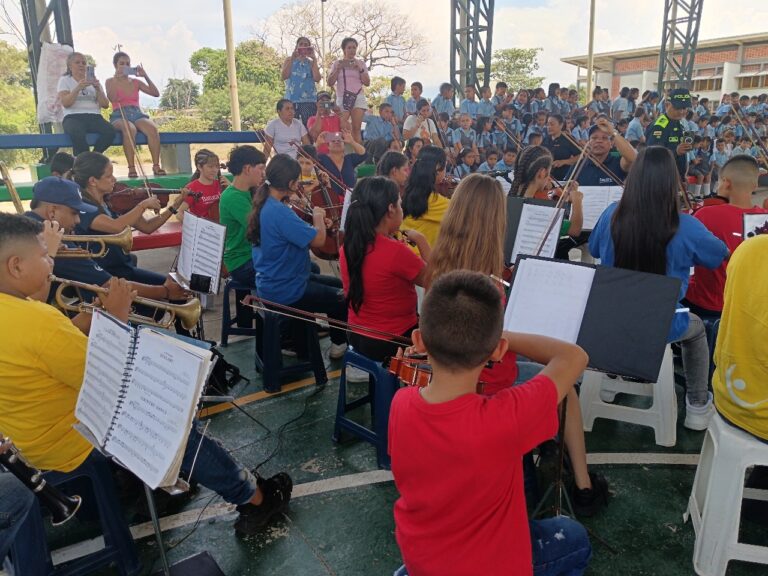 ESTUDIANTES CON TALENTO INGRESARÁN A PROGRAMA MUSICAL DE BATUTA META EN CONVENIO CON LA ALCALDÍA