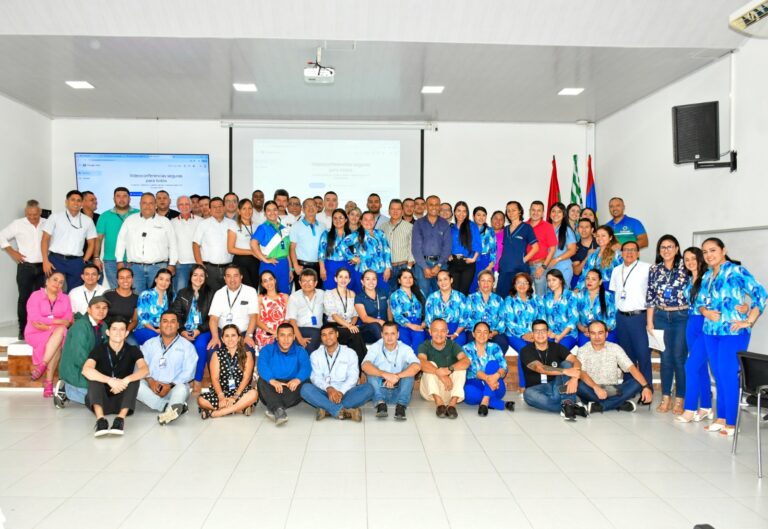 COFREM ENTREGÓ LA BANDERA A LA DELEGACIÓN QUE PARTICIPA EN LOS JUEGOS NACIONALES INTERCAJAS