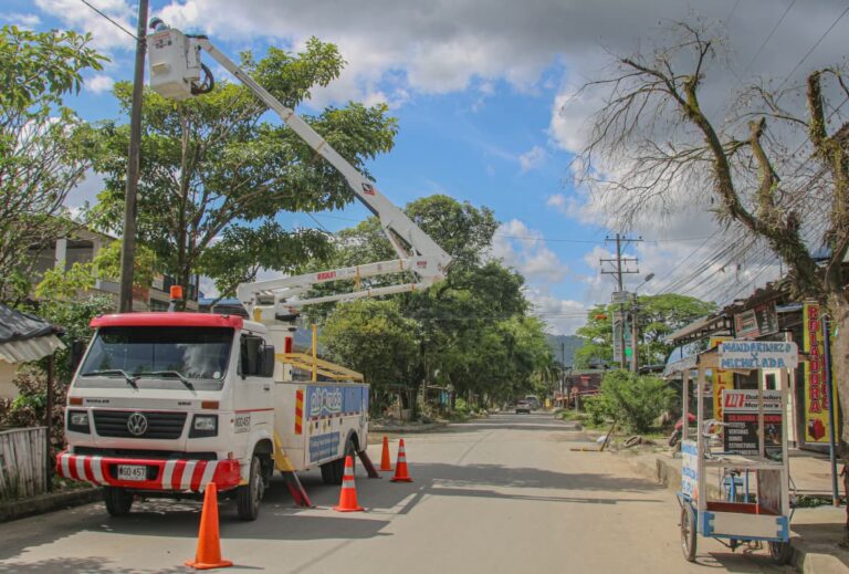 BARRIO VILLA JULIANA ESTRENA MODERNO ALUMBRADO LED EN SU CORREDOR PRINCIPAL