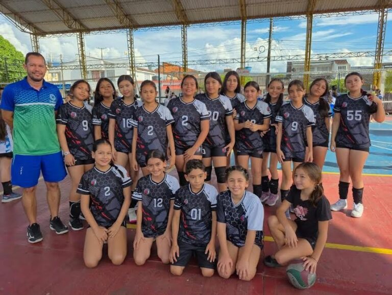 EQUIPO DE LA ESCUELA COFREM GUAMAL VOLVIÓ A SER CAMPEÓN EN UN TORNEO DE MINI VOLEIBOL