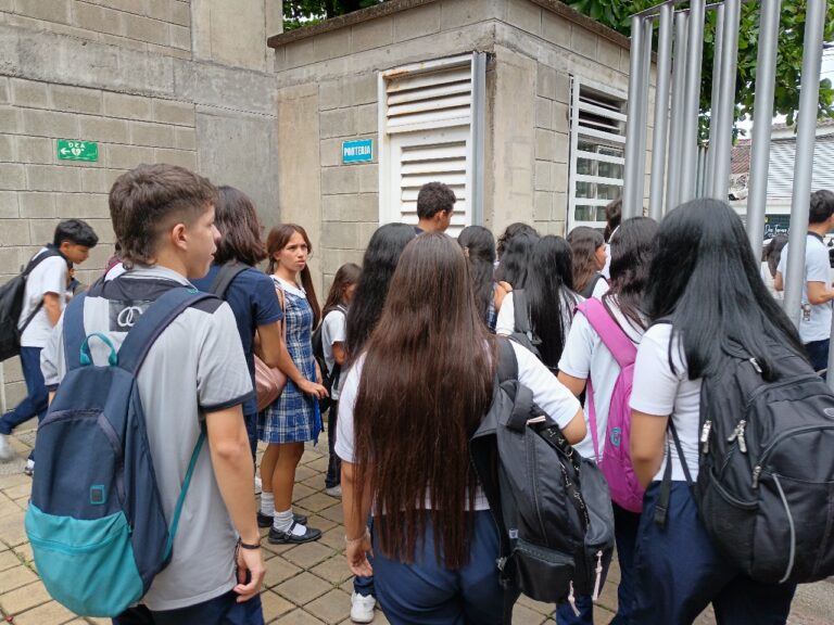 HOY SALEN A RECESO DE FIN DE AÑO MÁS 70.000 ESTUDIANTES DE COLEGIOS OFICIALES DE VILLAVICENCIO