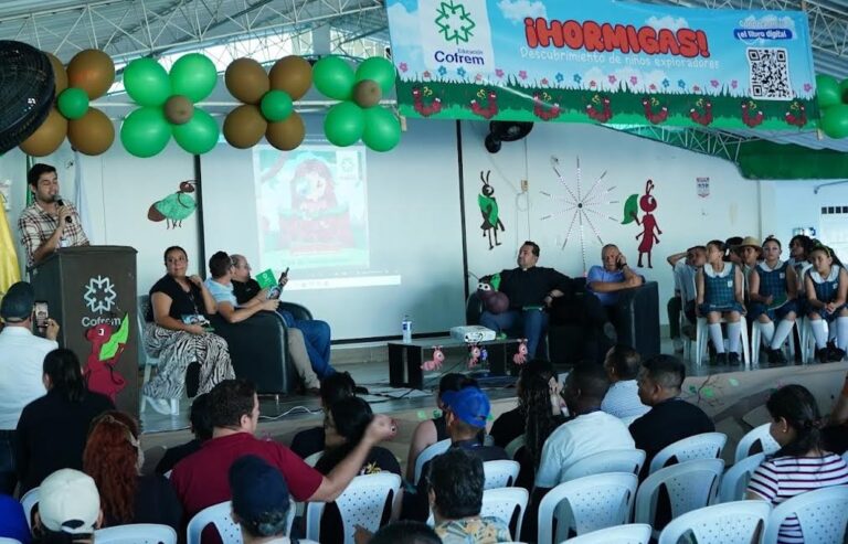 ESTUDIANTES PRESENTARON EL LIBRO ‘HORMIGAS’ EN SU COLEGIO COFREM SAN MARTÍN