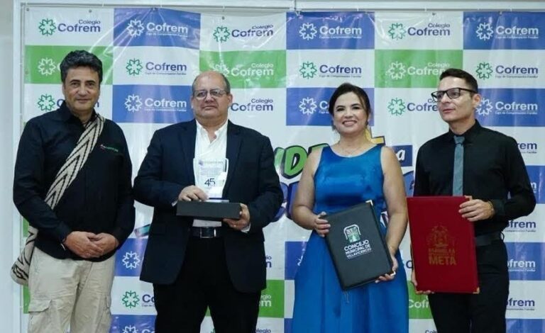 EL DIRECTOR DE LA CAJA DE COMPENSACIÓN AGRADECIÓ LA ENTREGA DE DISTINCIONES AL COLEGIO COFREM