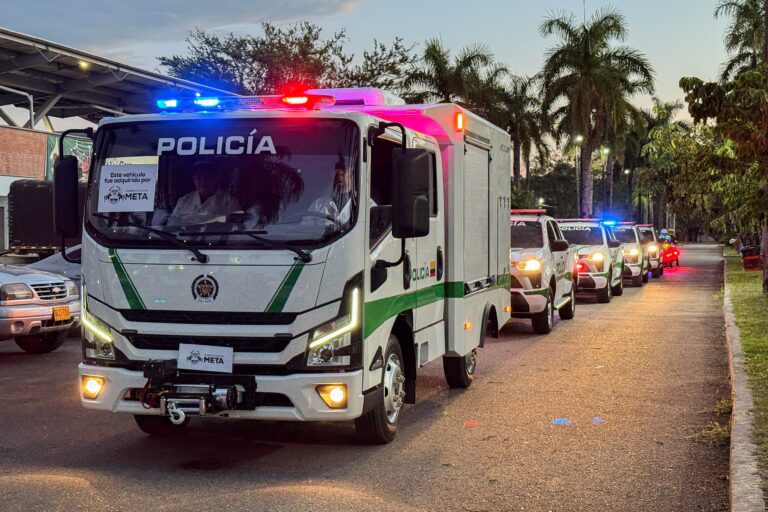 Gobernadora Rafaela Cortés lidera nueva etapa de seguridad en Villavicencio y municipios cercanos, con entrega de parque automotor y tecnología de punta