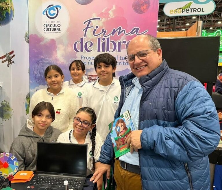 EXITOSO LANZAMIENTO DE ‘HORMIGAS’, DEL COLEGIO COFREM SAN MARTÍN, EN LA FERIA INTERNACIONAL DEL LIBRO DE BOGOTÁ
