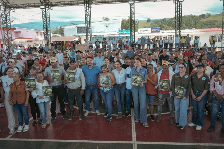 En Uribe, Meta, Gobierno Petro entrega 43 títulos de propiedad a entidades de derecho público, titula cerca de 1.300 hectáreas y constituye y amplía dos resguardos