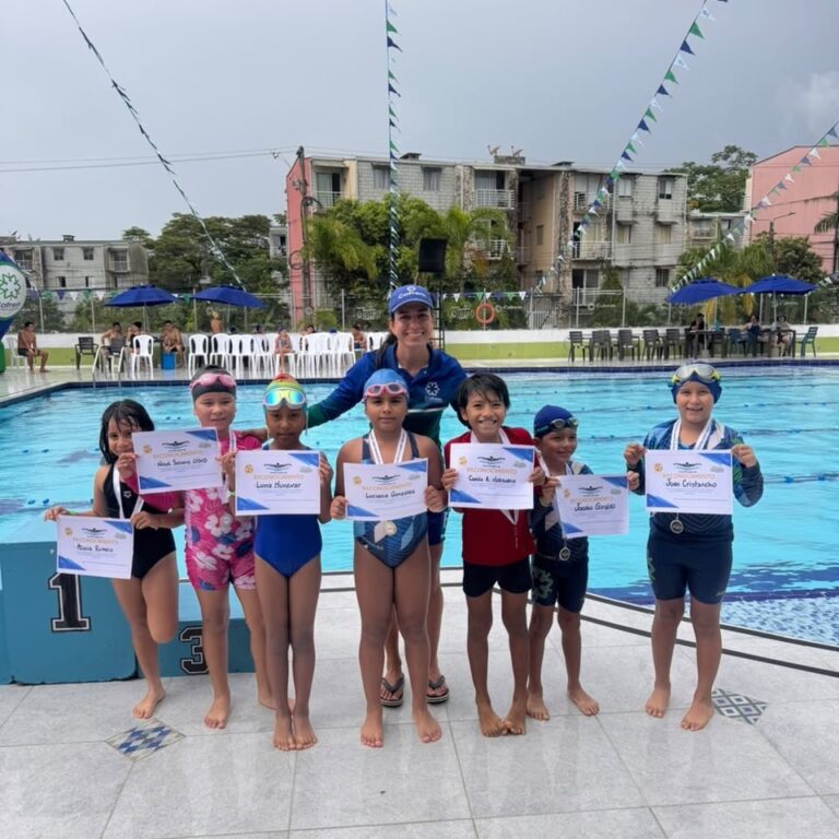 Cofrem realizó con éxito su primer Festival de Natación en Restrepo